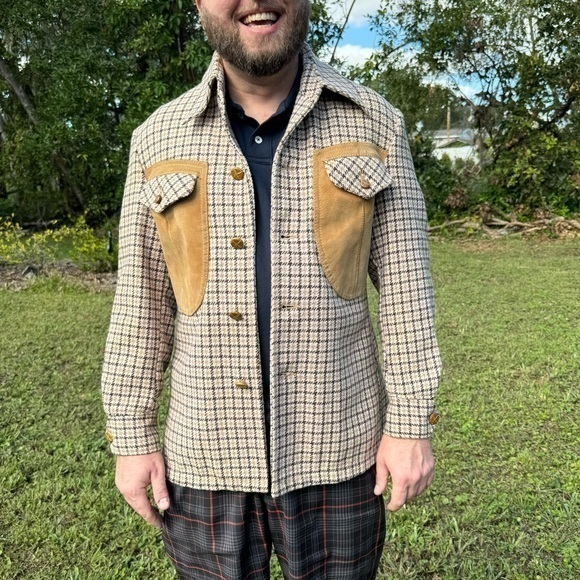 Vintage McGregor beige plaid blazer with oversized suede pockets size 40